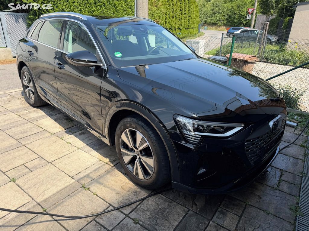 Audi Q8 e-tron, 50,asitenti,kamery okolí,kessy